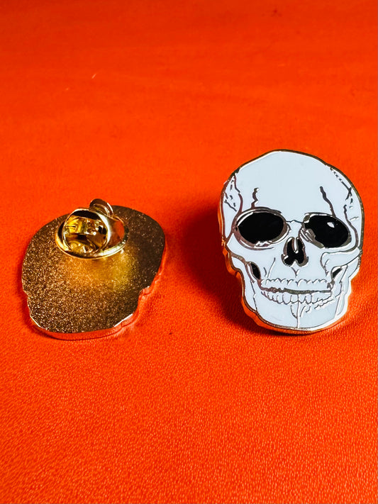 Skull enamel pin